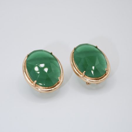 Pendiente ovalado con piedra agata verde