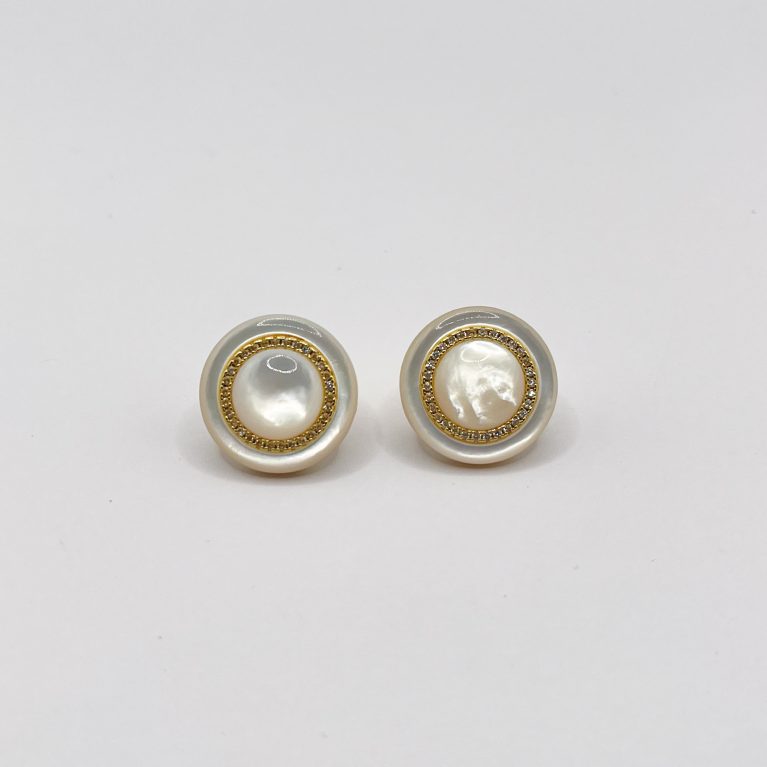 Pendientes de nácar, circonita y centro nácar