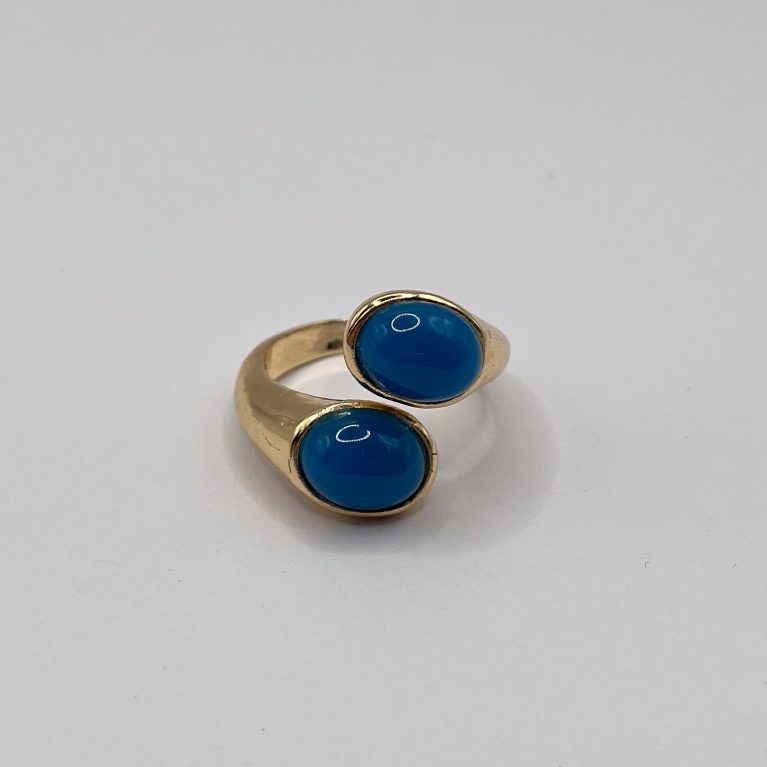 Anillo ovalado ajustable bañado en oro 18k ágata azul natural